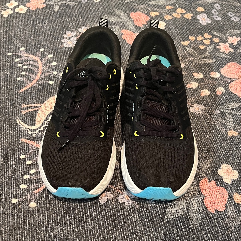 Skechers sneakers